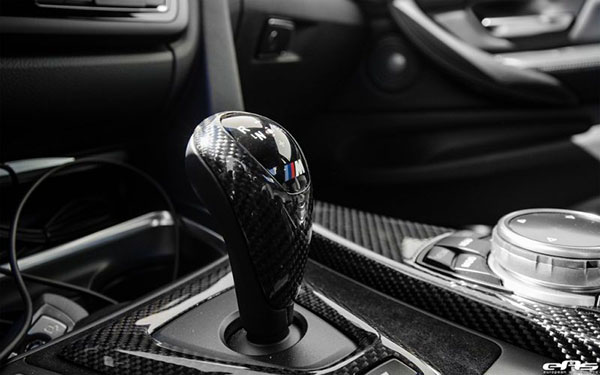 5 Things To Avoid While Driving An Automatic Transmission 01